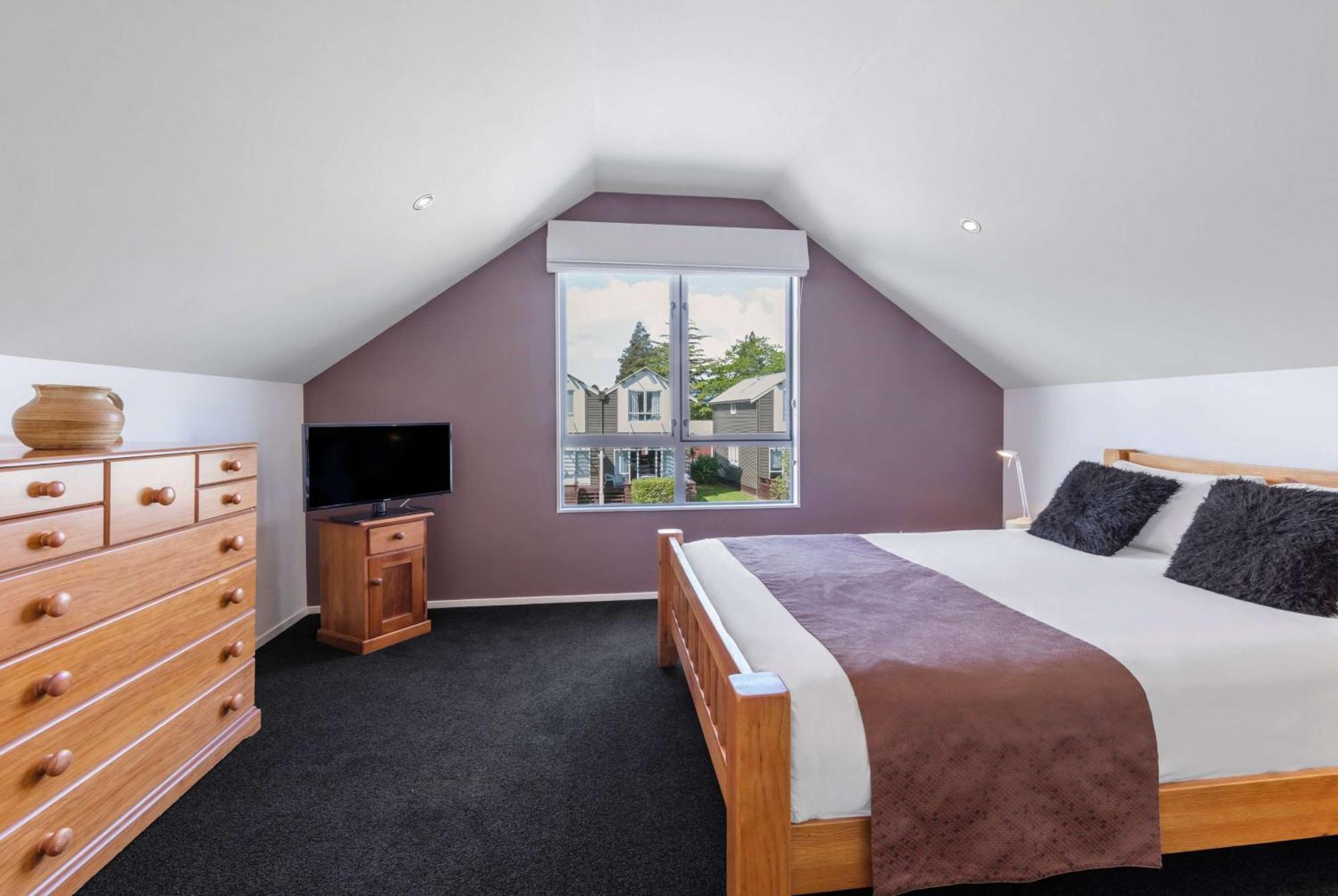 Ramada Resort By Wyndham Rotorua Marama Exterior photo